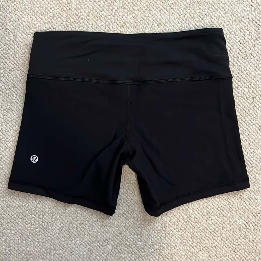 LULULEMON Reversible! Black Short bike shorts size 4